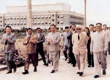 �ܶ���������������ͬ����ι�ԭ����������һΪ����Ǯ��ǿ��