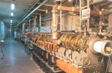 �����������Ӷ�ײ��ֱ�߼������Σ����������о�����