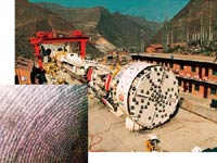 TBM和它在施工中留下的刀痕